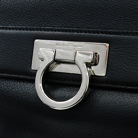 Ferragamo(��󰡸�) 21 A871 ���� ���� ���� ��ġ�� ��� 2-WAY �̹���4 - ���̺��� �߰���ǰ