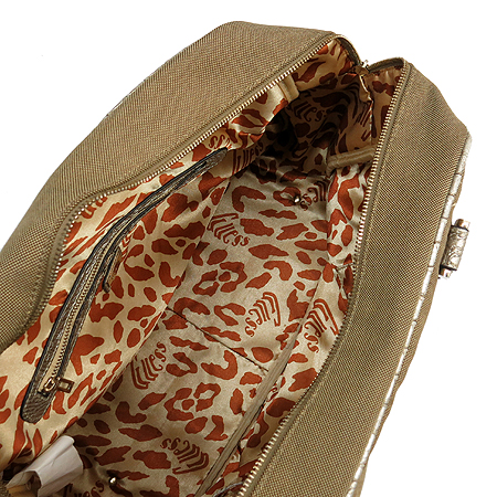 Guess(�Խ�) �ΰ� ��� �к긯 ��Ʈ�� �̹���5 - ���̺��� �߰���ǰ