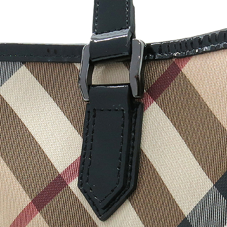 Burberry(������) 3489044 �� ���üũ PVC ��Ű(NICKIE) ���� ����� + ���� �Ŀ�ġ �̹���4 - ���̺��� �߰���ǰ