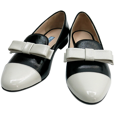 �����  ����