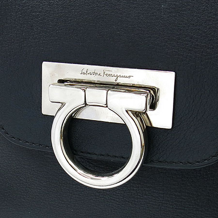 Ferragamo(��󰡸�) 21 4862 ��ġ�� ��� ���� ���� ��Ʈ�� �̹���3 - ���̺��� �߰���ǰ