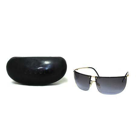 ����  ���۶�