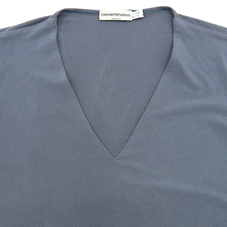 Emporio Armani(�������� �Ƹ�����) �׷����÷� V�� Ƽ �̹���2 - ���̺��� �߰���ǰ