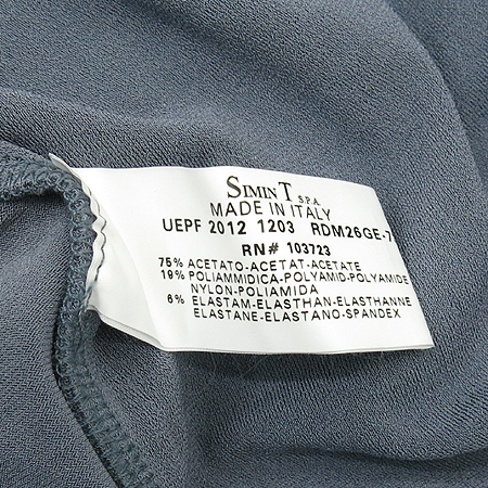 Emporio Armani(�������� �Ƹ�����) �׷����÷� V�� Ƽ �̹���4 - ���̺��� �߰���ǰ