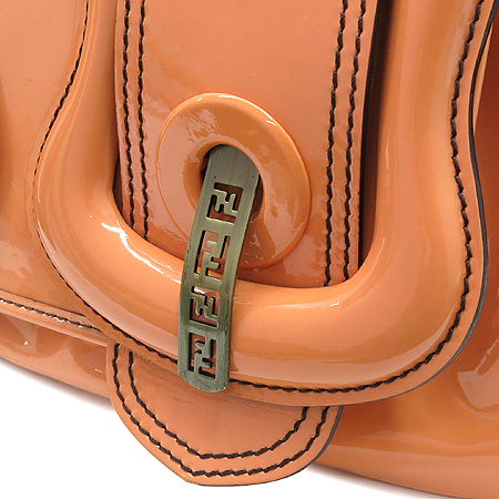 Fendi(���) 8BN165 ���̴�Ʈ B�� ��Ʈ�� �̹���4 - ���̺��� �߰���ǰ