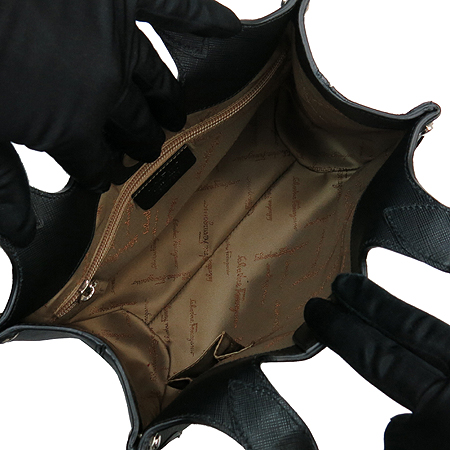 Ferragamo(��󰡸�) 21 7813 ��ġ�� �ǹ� ��Ż �ΰ� ���� ���ǾƳ� ���� ��Ʈ�� �̹���6 - ���̺��� �߰���ǰ