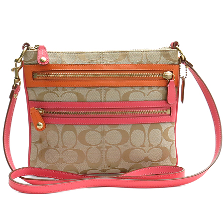 Coach(��ġ) �ñ׳��� �ڰ��� ��Ƽ ���� ũ�ν��� �̹���2 - ���̺��� �߰���ǰ