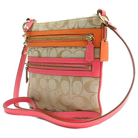 Coach(��ġ) �ñ׳��� �ڰ��� ��Ƽ ���� ũ�ν��� �̹���3 - ���̺��� �߰���ǰ