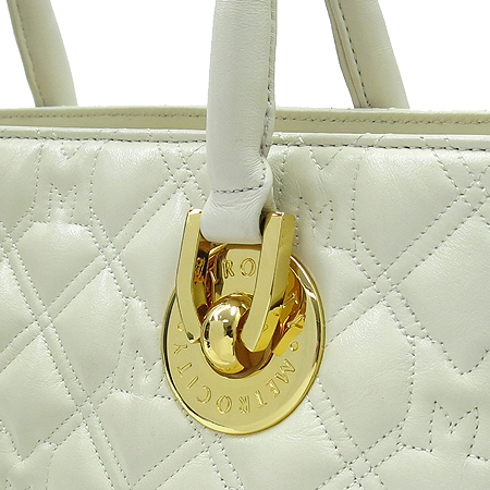 Metrocity(��Ʈ�ν�Ƽ) ���̺��� ���� ���� �ΰ� �׽���� ��Ʈ�� �̹���3 - ���̺��� �߰���ǰ