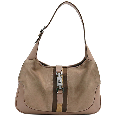 ����  �����