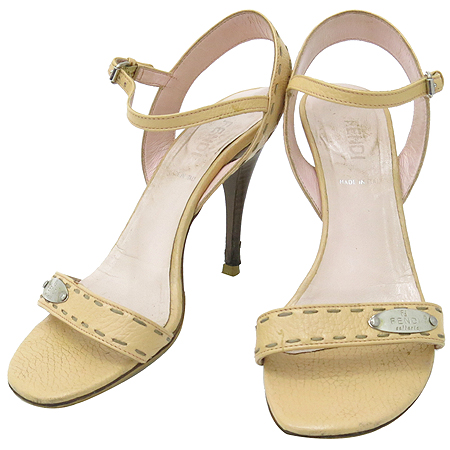 ���  ����