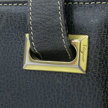 Ferragamo(��󰡸�) E 21 2709 �׸� �÷� ũ�ν��� �̹���3 - ���̺��� �߰���ǰ