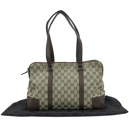 ����  �����