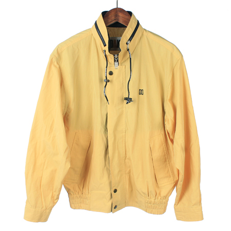 �ڽ�  ����