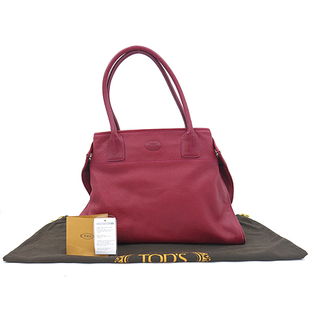 ����  �����