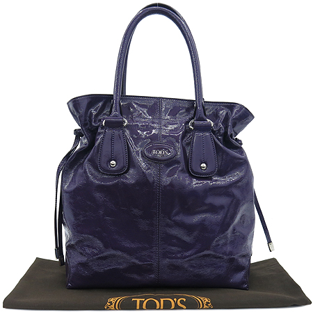 ����  �����