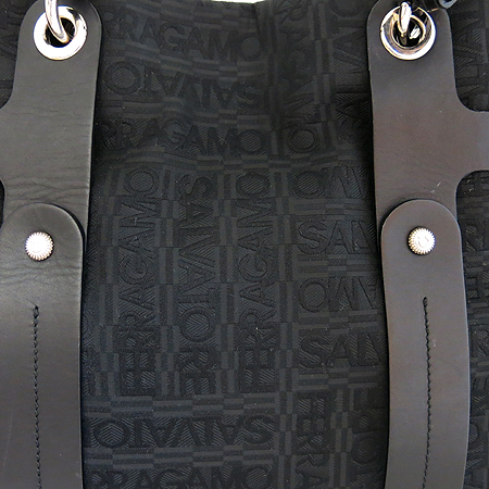 Ferragamo(��󰡸�) FJ 21 ���� ���� Ʈ���� ���� �к긯 ����� [�ϻ����] �̹���4 - ���̺��� �߰���ǰ