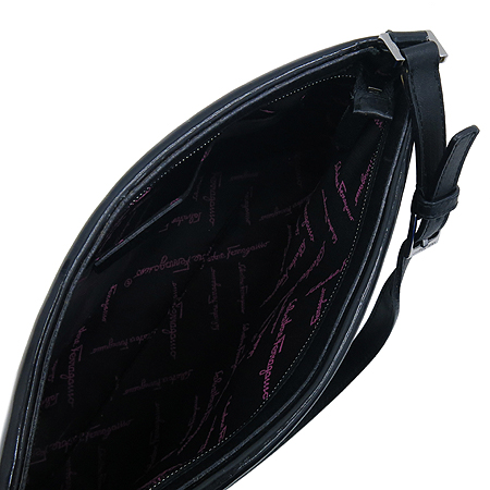 Ferragamo(��󰡸�) EE 21-4860 �������̴�Ʈ �ٶ� ���� ��� ��Ʈ�� �̹���5 - ���̺��� �߰���ǰ