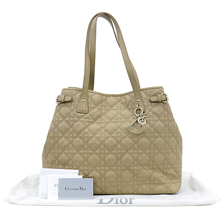 ���  �����