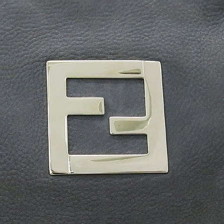 Fendi(���) 8BR636 ���� ü�� ��� ��� ���� �ΰ� �� ���� ����� �̹���4 - ���̺��� �߰���ǰ