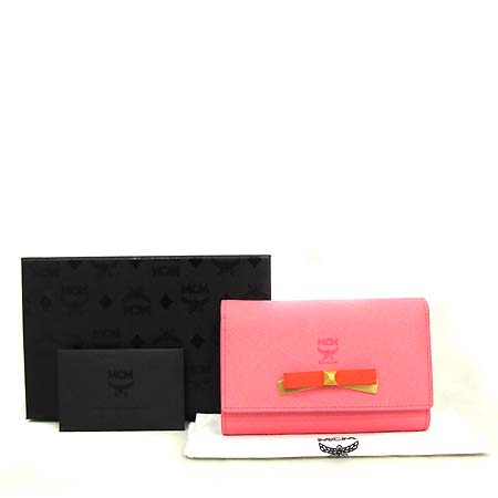 ������  ������