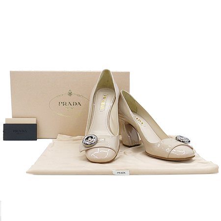 �����  ����