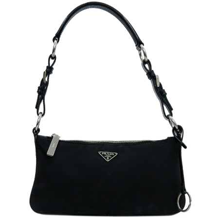 �����  �����