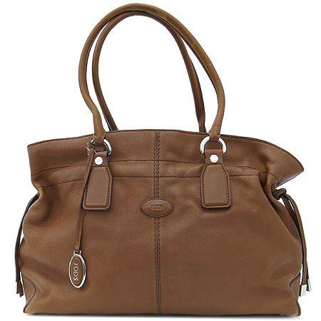 ����  �����