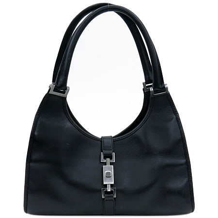 ����  �����