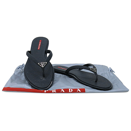 �����  ����