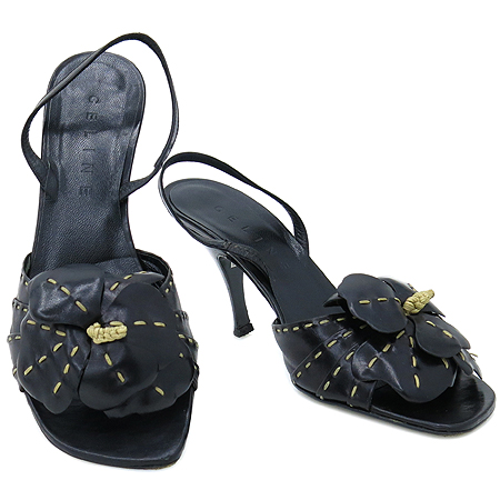 ������  ����