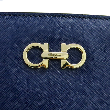 Ferragamo(��󰡸�) 21 D939 ��� ��Ż �ΰ� ���ǾƳ� ���� ��ƽ 2WAY �̹���4 - ���̺��� �߰���ǰ