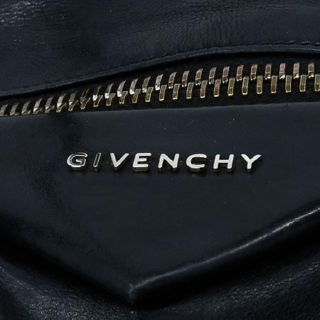 GIVENCHY(�����) ��Ƽ���� ���� �Ұ��� M������ 2WAY [�б�������] �̹���4 - ���̺��� �߰���ǰ