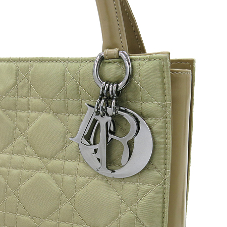 Dior(ũ����î���) �ǹ� ��Ż �̴ϼ� �ΰ� ��� ���� �к긯 ���� ����� �̹���3 - ���̺��� �߰���ǰ