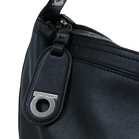 Ferragamo(��󰡸�) 21 3840 ���� ���� ��ġ�� �ΰ� ��Ʈ�� ȣ�� ����� �̹���4 - ���̺��� �߰���ǰ