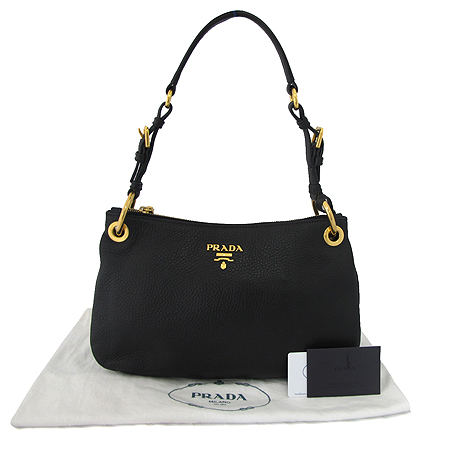 �����  �����