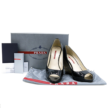 �����  ����