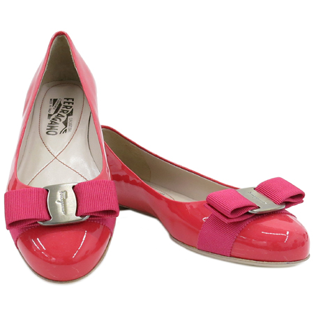 Ferragamo(��󰡸�) VARINA(�ٸ���) �ǹ� ��Ż �ΰ� ���̴�Ʈ ���� �÷� ���� �̹���2 - ���̺��� �߰���ǰ