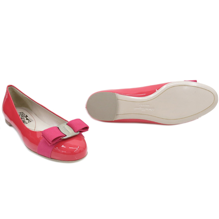 Ferragamo(��󰡸�) VARINA(�ٸ���) �ǹ� ��Ż �ΰ� ���̴�Ʈ ���� �÷� ���� �̹���3 - ���̺��� �߰���ǰ