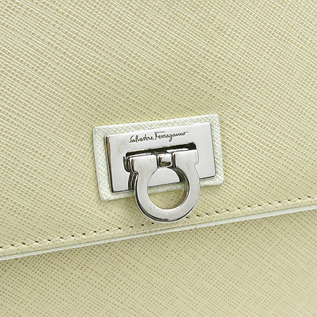 Ferragamo(��󰡸�) 21 7336 ���� �ΰ� ���ǾƳ� ü�� ����� �̹���5 - ���̺��� �߰���ǰ