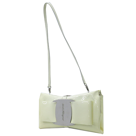 Ferragamo(��󰡸�) 21 4396 ���� �ٶ� ��� ���̴�Ʈ Ŭ��ġ��+�����Ʈ�� �̹���3 - ���̺��� �߰���ǰ