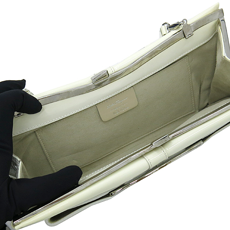 Ferragamo(��󰡸�) 21 4396 ���� �ٶ� ��� ���̴�Ʈ Ŭ��ġ��+�����Ʈ�� �̹���6 - ���̺��� �߰���ǰ