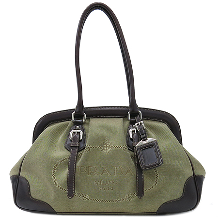 �����  �����