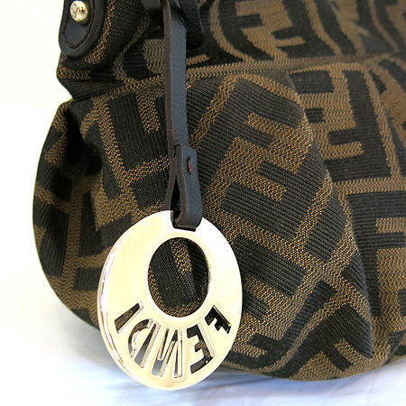 Fendi(���) 8BK044 FF �ΰ� �ڰ��� ��ī �ִ��� [�ϻ����] �̹���4 - ���̺��� �߰���ǰ