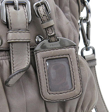 Prada(�����) BN1336 NAPPA GAUFRE ARGILLA ����Ų ������ ����ΰ� 2WAY �̹���5 - ���̺��� �߰���ǰ