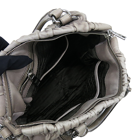 Prada(�����) BN1336 NAPPA GAUFRE ARGILLA ����Ų ������ ����ΰ� 2WAY �̹���6 - ���̺��� �߰���ǰ