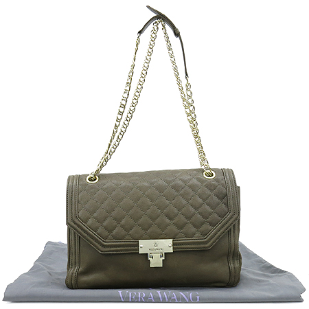 �����  �����