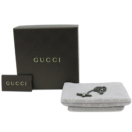 ����  �����