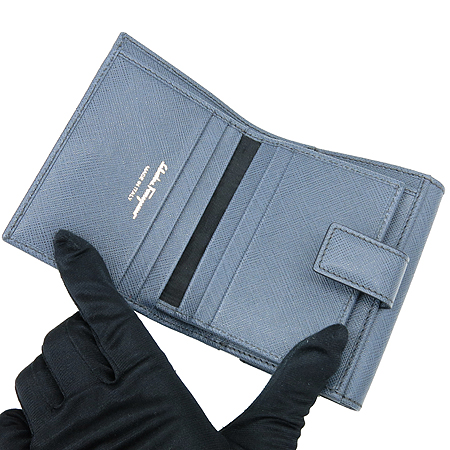 Ferragamo(��󰡸�) Ferragamo(��󰡸�) 22 7122 �������� ��ġ�� ����ΰ� 2�� ������ [��������] �̹���3 - ���̺��� �߰���ǰ