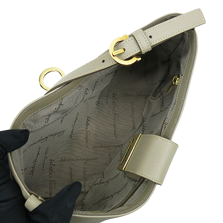 Ferragamo(��󰡸�) 21 2750 ���� ��ġ�Ϸΰ� �׷��� ���ǾƳ� ����� �̹���6 - ���̺��� �߰���ǰ